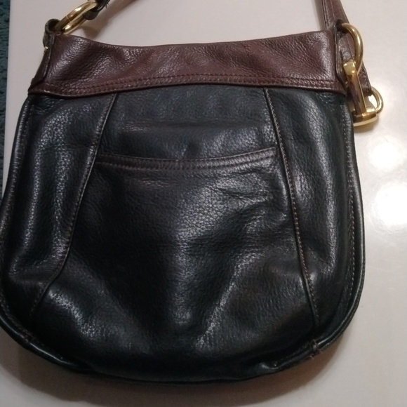 B. Makowsky Black Devon Flap Top Leather  Lock Crossbody - Picture 2 of 11